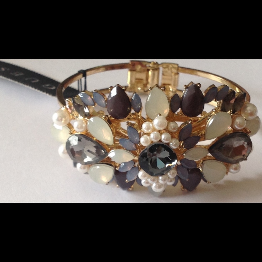 NWT Guess fancy rhinestones hinged bangle bracelet